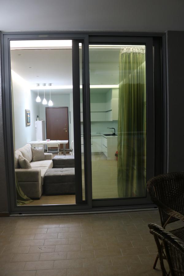 Appartamento St Beach House Vlorë Esterno foto