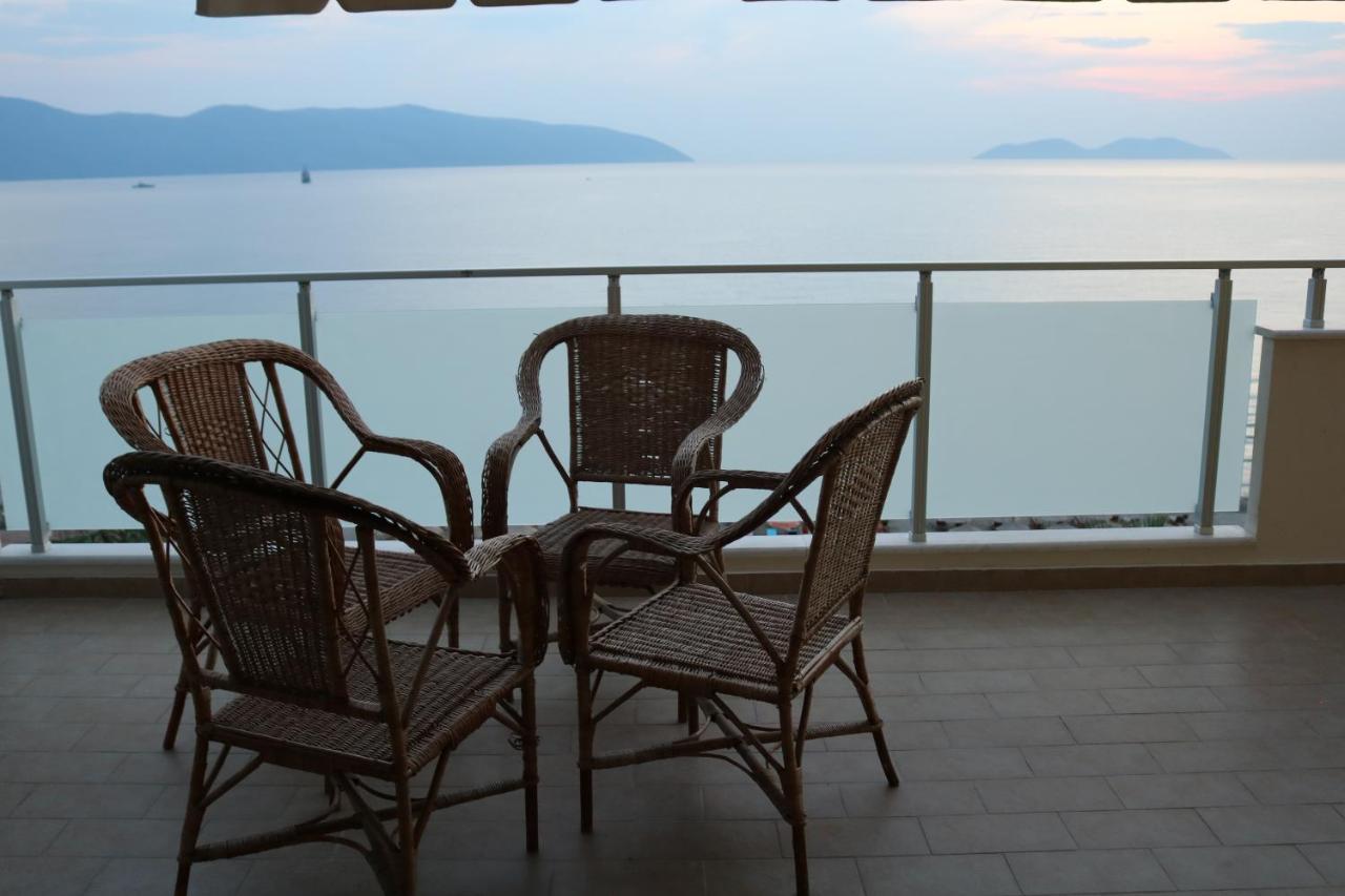 Appartamento St Beach House Vlorë Esterno foto