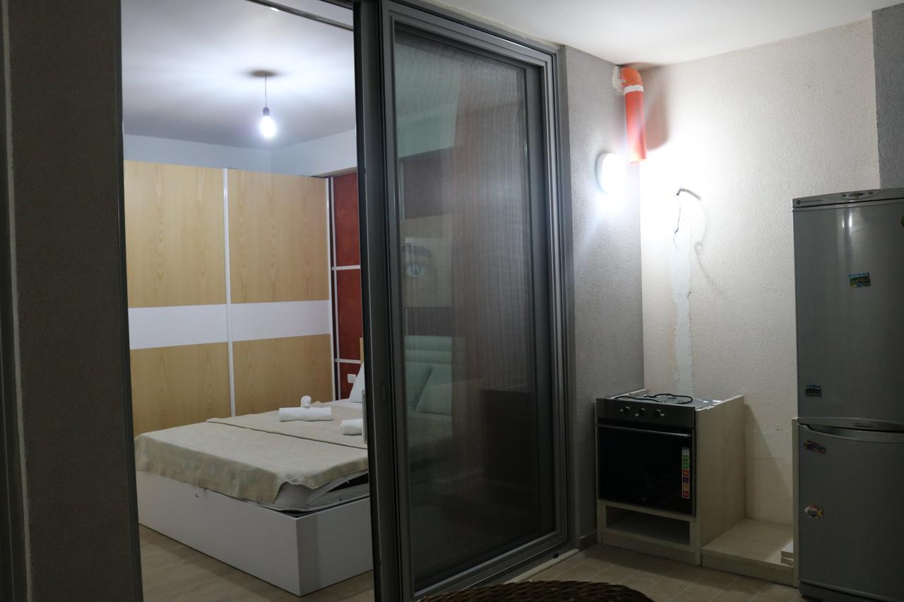 Appartamento St Beach House Vlorë Esterno foto